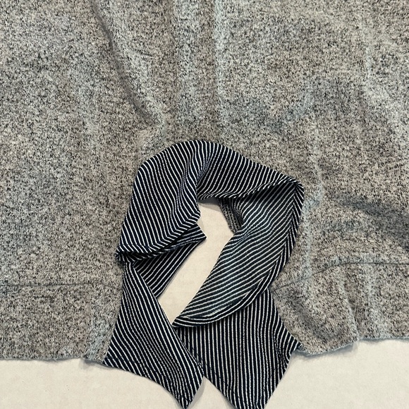 Monteau Los Angeles Lightweight Long Sleeve Sweater Collar Side Ruffle Teen L - Picture 5 of 8